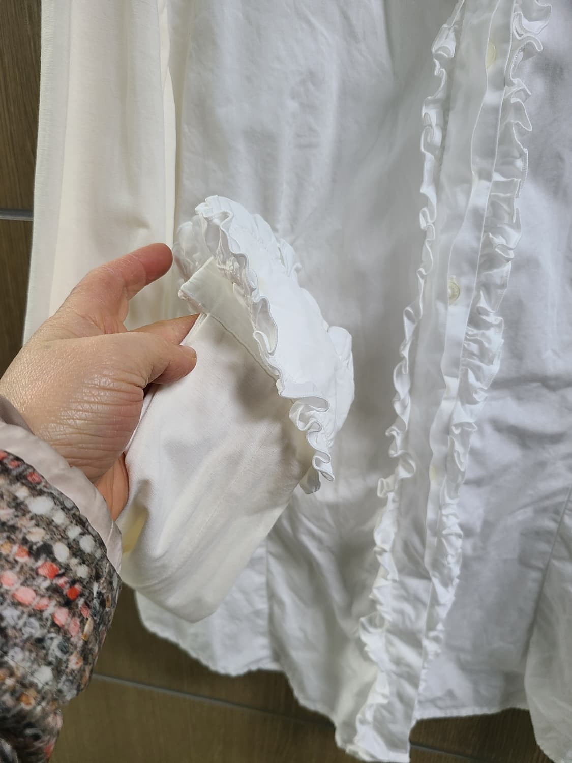 안느 퐁텐 프릴 블라우스  상품이미지4