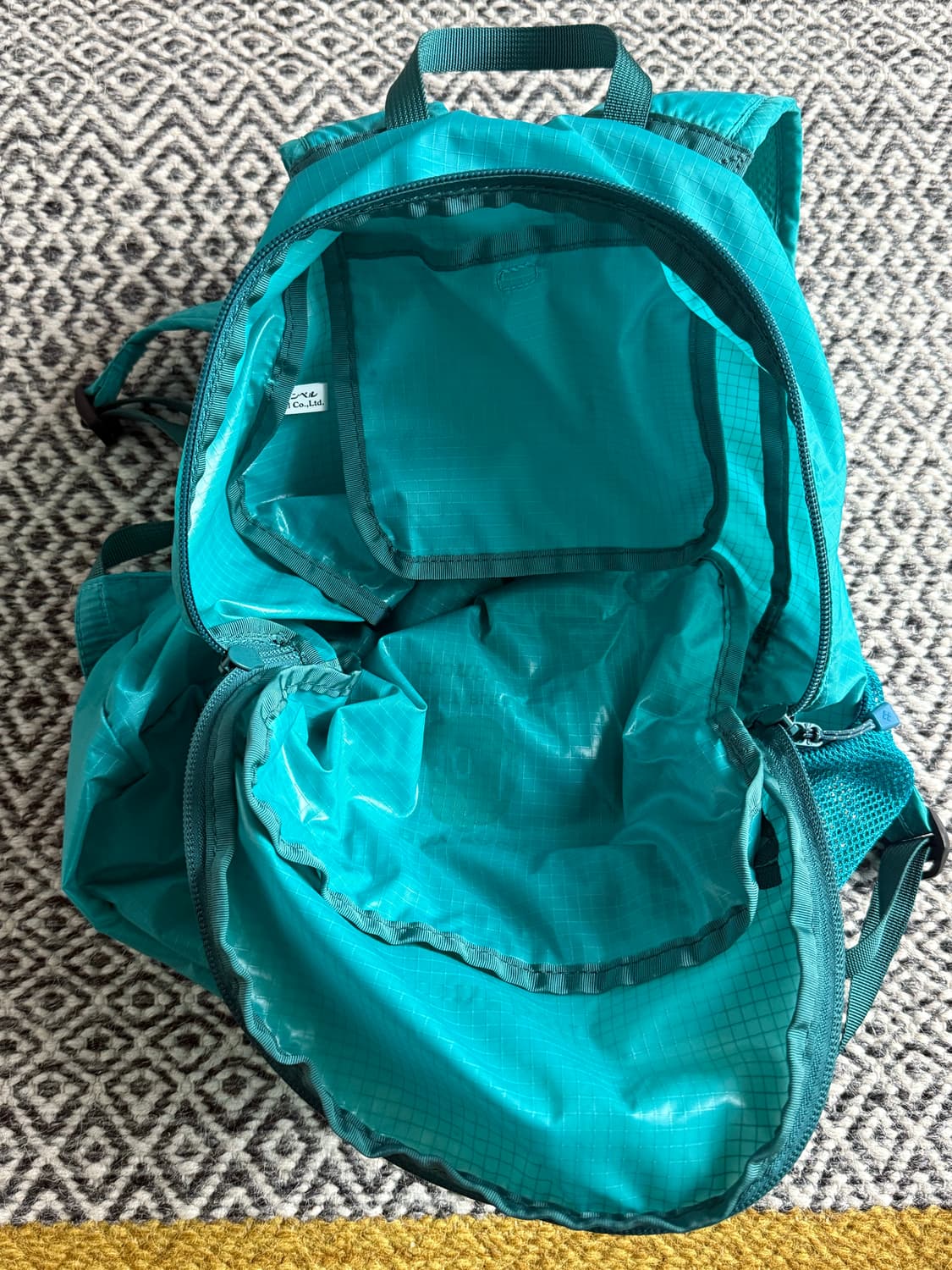 몽벨 포켓터블 라이트 팩 백팩 10L  상품이미지2