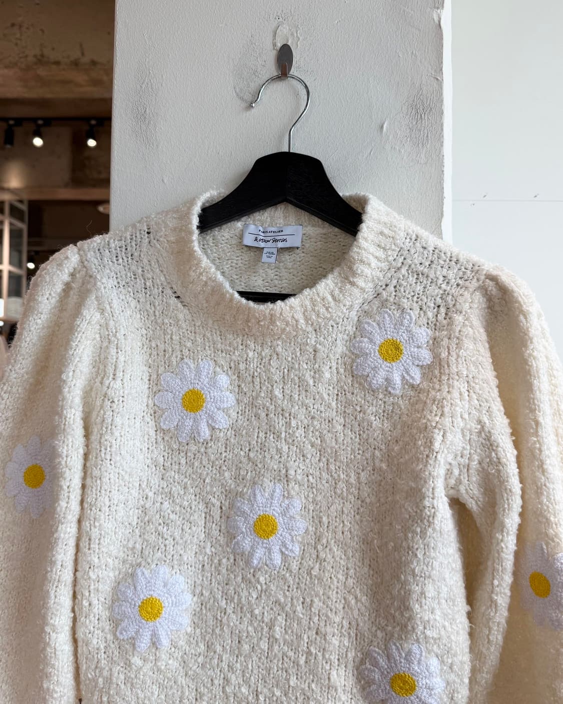 앤아더스토리즈 아이보리 데이지 자수 니트  상품이미지3