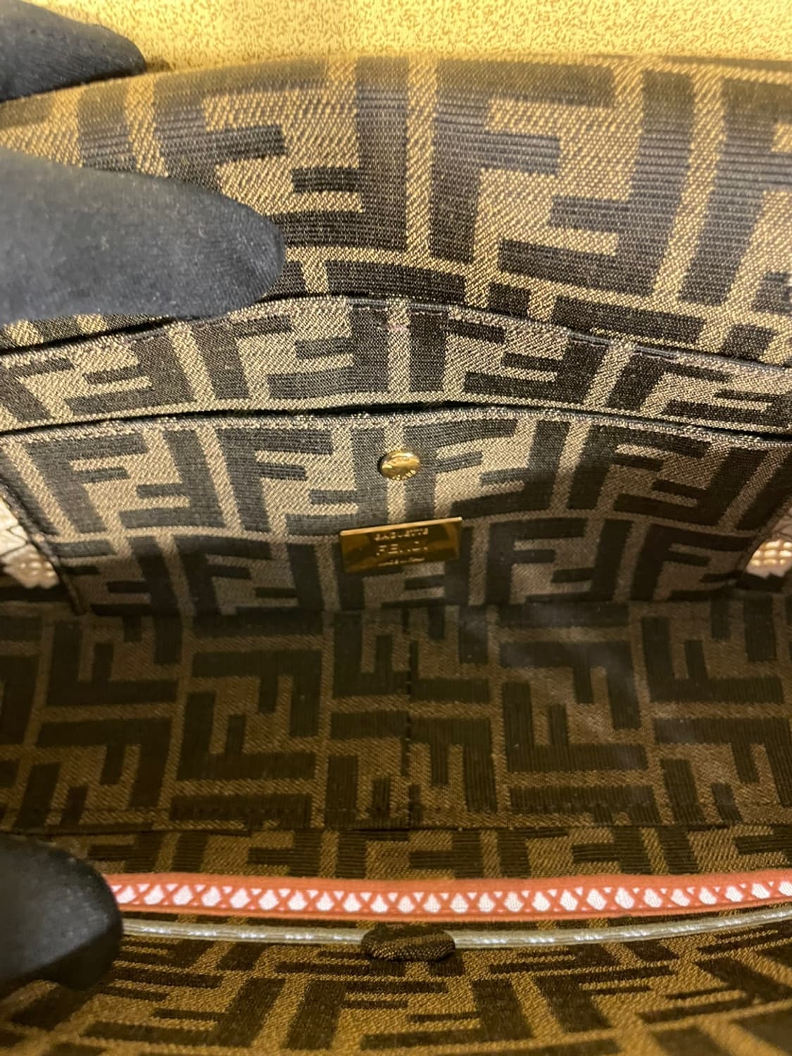 FENDI 자수 바게트 핸드백 상품이미지2