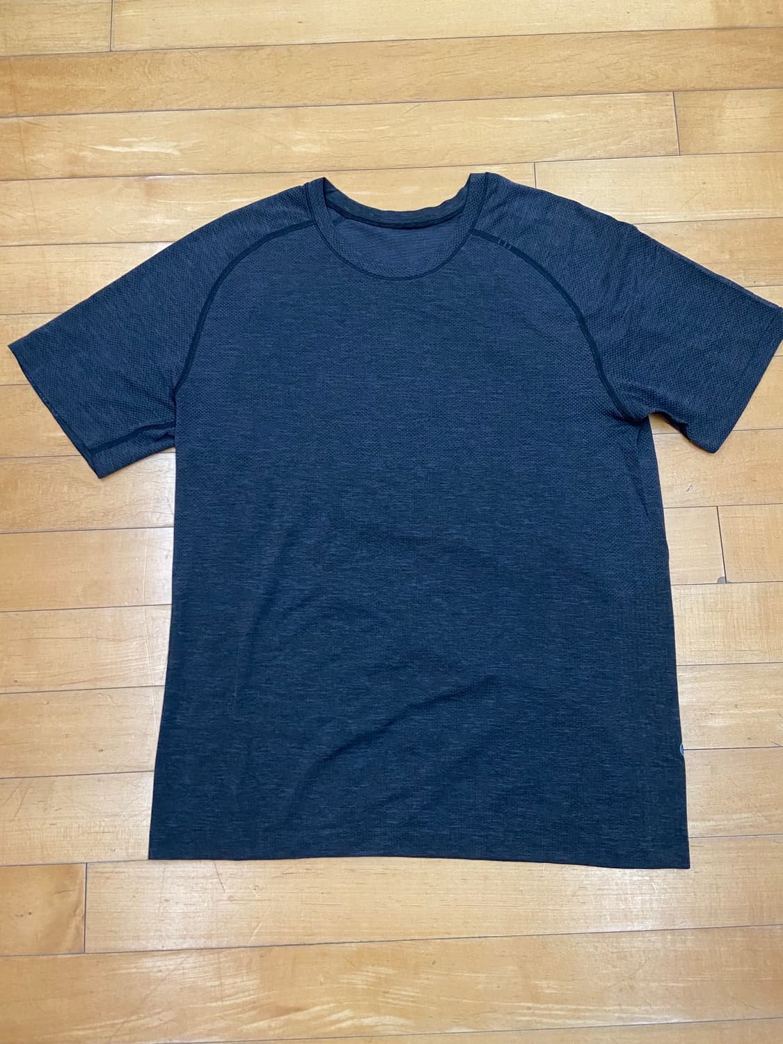 룰루레몬 메탈벤트테크 2.0 반팔티 M 상품이미지2