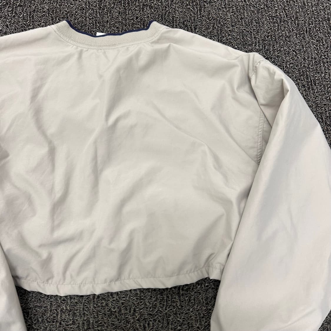 NIKE 나이키 여성 크롭 바람막이 웜업 긴팔티셔츠 상품이미지5