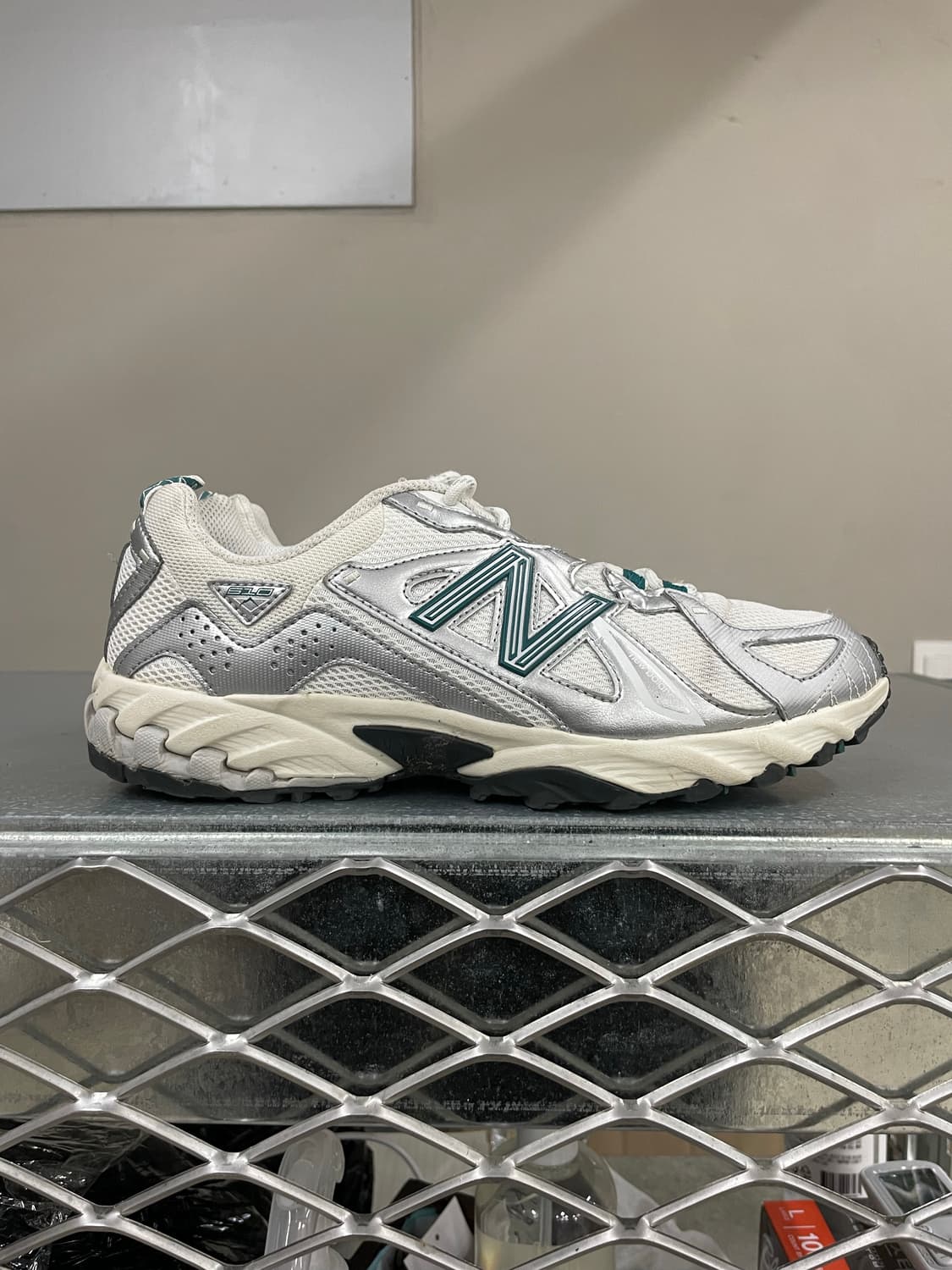 뉴발란스 610 메탈릭 실버 250 상품이미지4