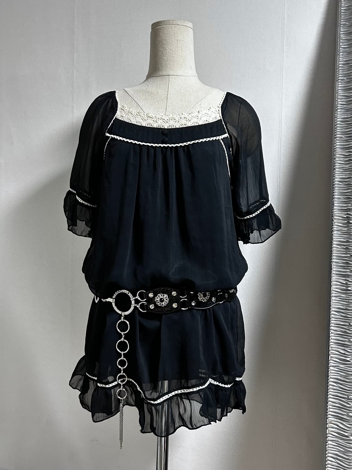 vintage Mignon 새틴 프릴 블라우스 상품이미지1