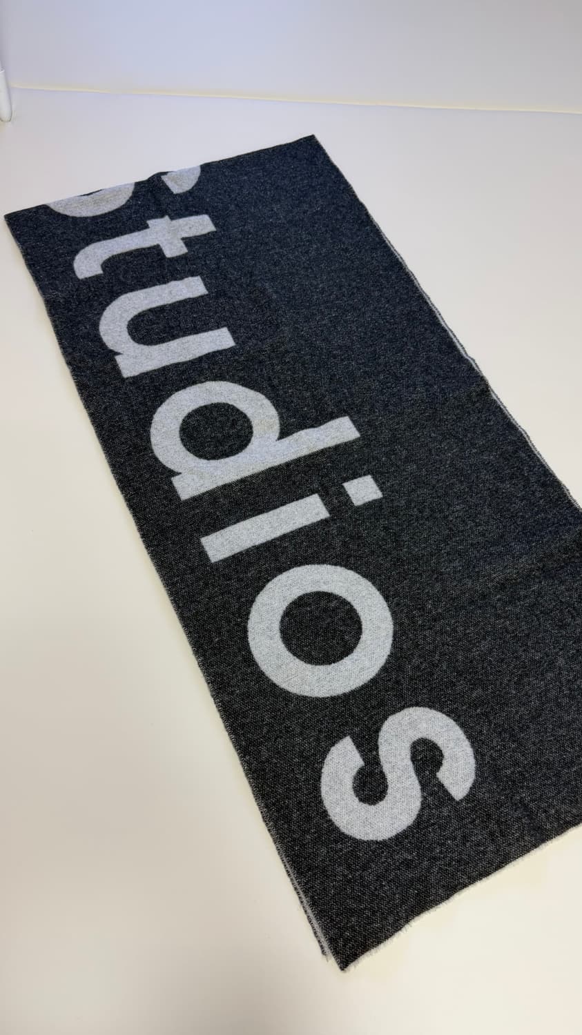 아크네스튜디오 리버시블 머플러 상품이미지2