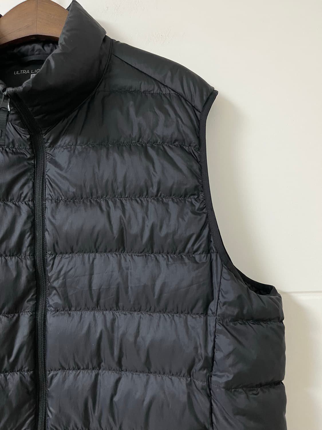 유니클로 경량 패딩 조끼 울트라 상품이미지3
