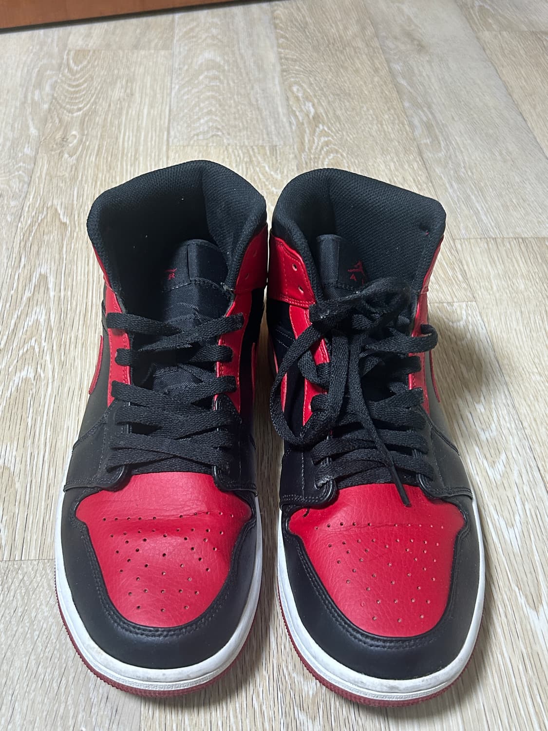 나이키 조던1 미드 브레드 상품이미지3