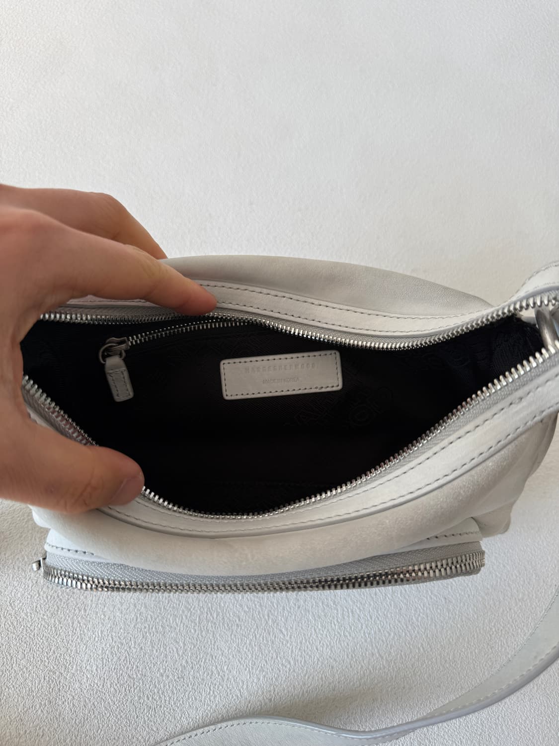 마지셔우드(MARGESHERWOOD) 레더 숄더백 상품이미지9