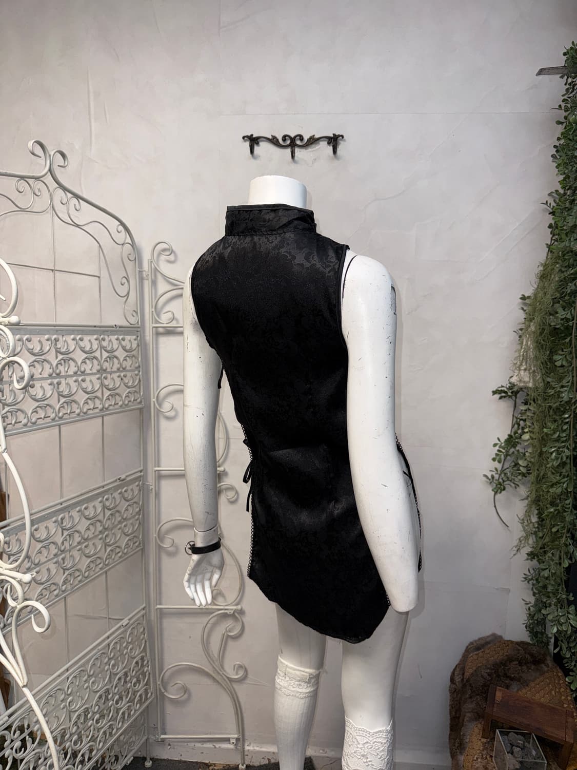 Black oriental floral open strap qipao 상품이미지3