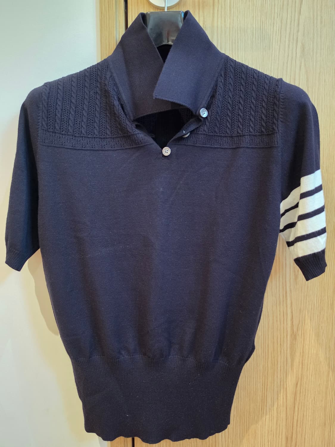 톰브라운 여성 네이비 반팔 니트 판매합니다! 상품이미지2