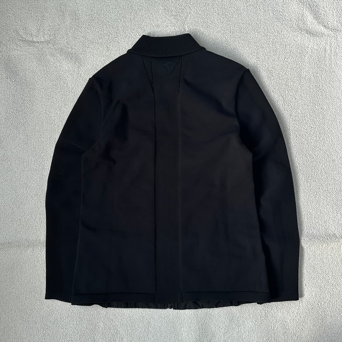 헤지스 골프 패턴 배색 하이넥 점퍼 상품이미지3