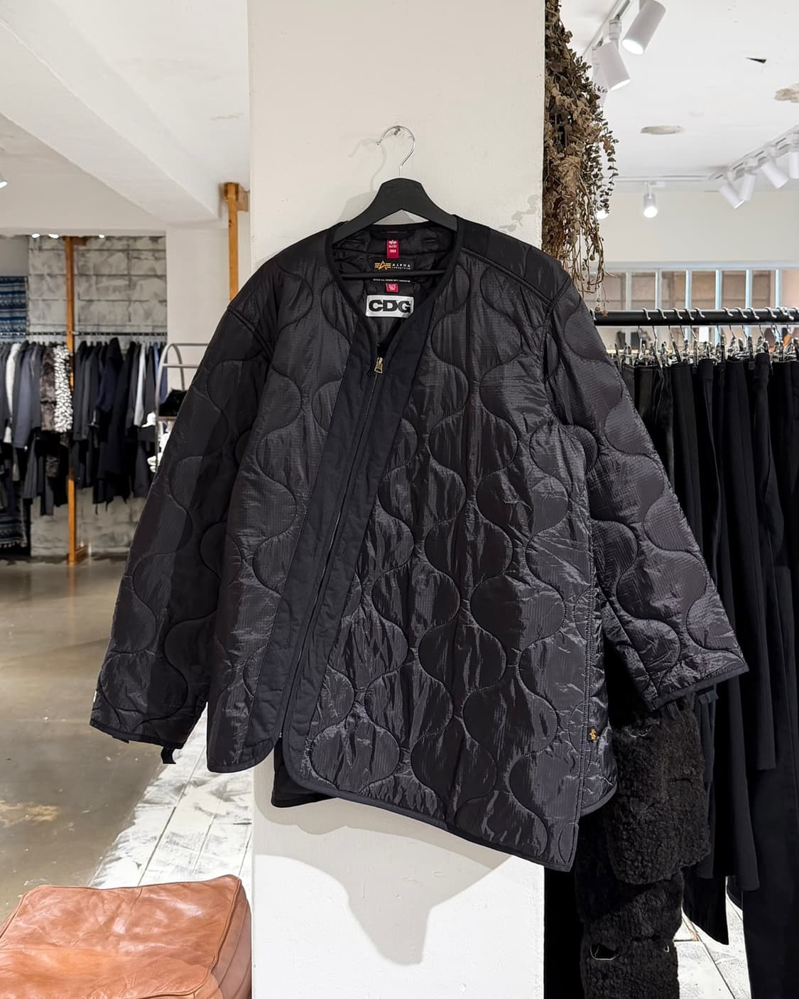 CDG x 알파 인더스트리 블랙 퀼팅 라이너 자켓 상품이미지1