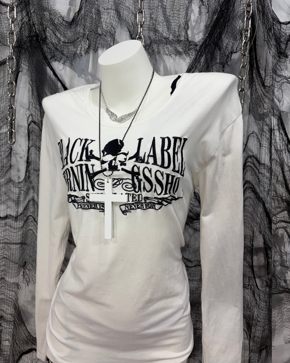 Black Label skull embroidery long sleeve 상품이미지5
