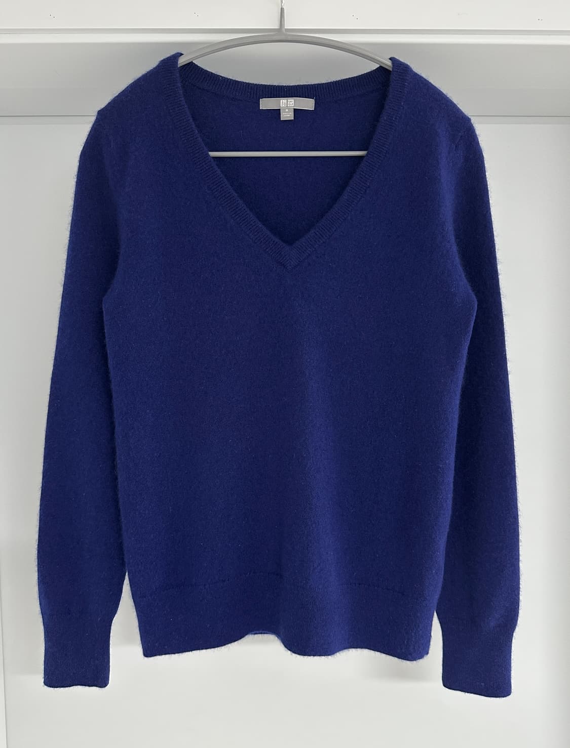 [유니클로] 여성 100% 캐시미어 V넥 니트 상품이미지1