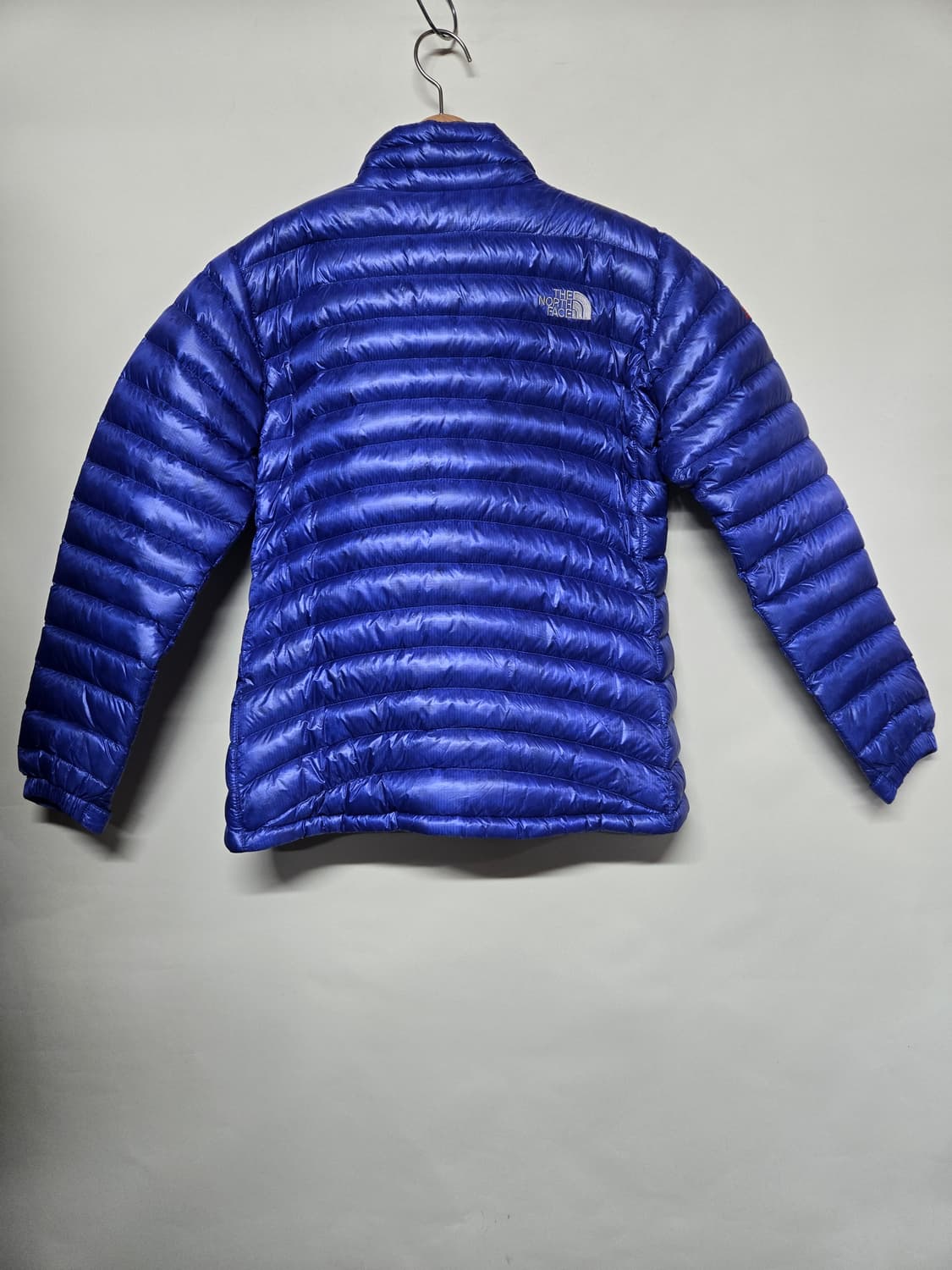 거의새제품)노스페이스 고프코어 경량곱창 패딩M  구스800필 상품이미지2