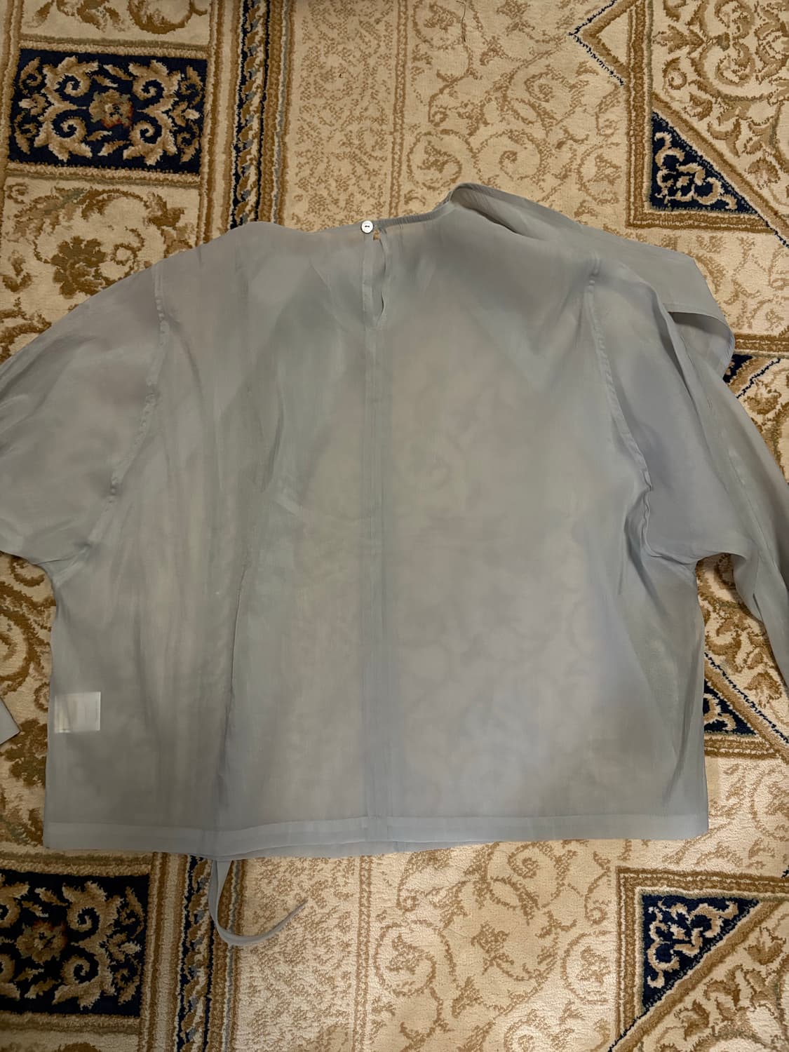 리본빛 사피아 시어 블라우스 그레이  상품이미지6