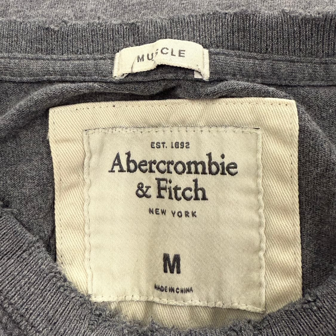 아베크롬비 그레이 반팔 티 상품이미지4