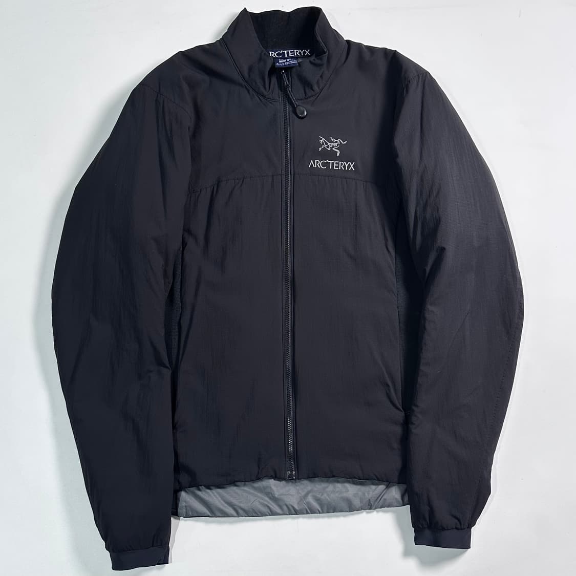 아크테릭스 우먼스 블랙 아톰 자켓   상품이미지1