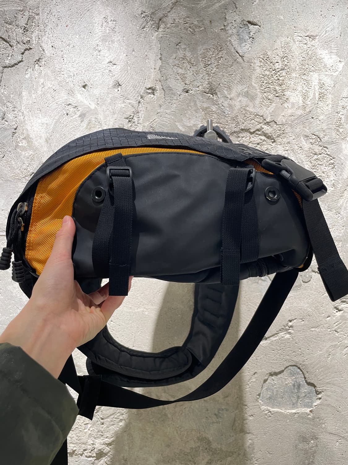 오클리 00’s 투 톤 테크니컬 슬링백 상품이미지6