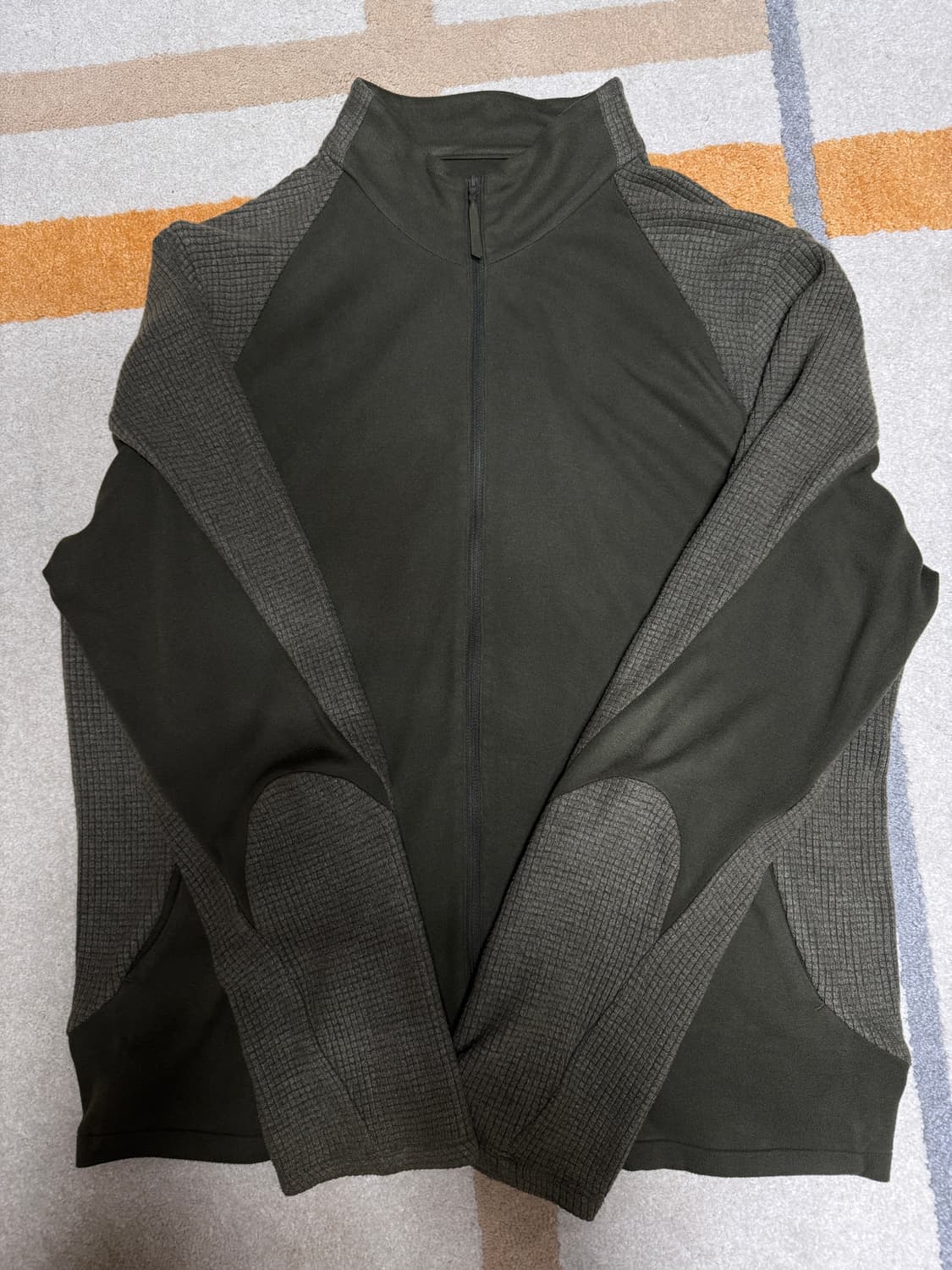 (L)포스트아카이프팩션 7.0 플리스 자켓 올리브 그린 팝니다! 상품이미지1