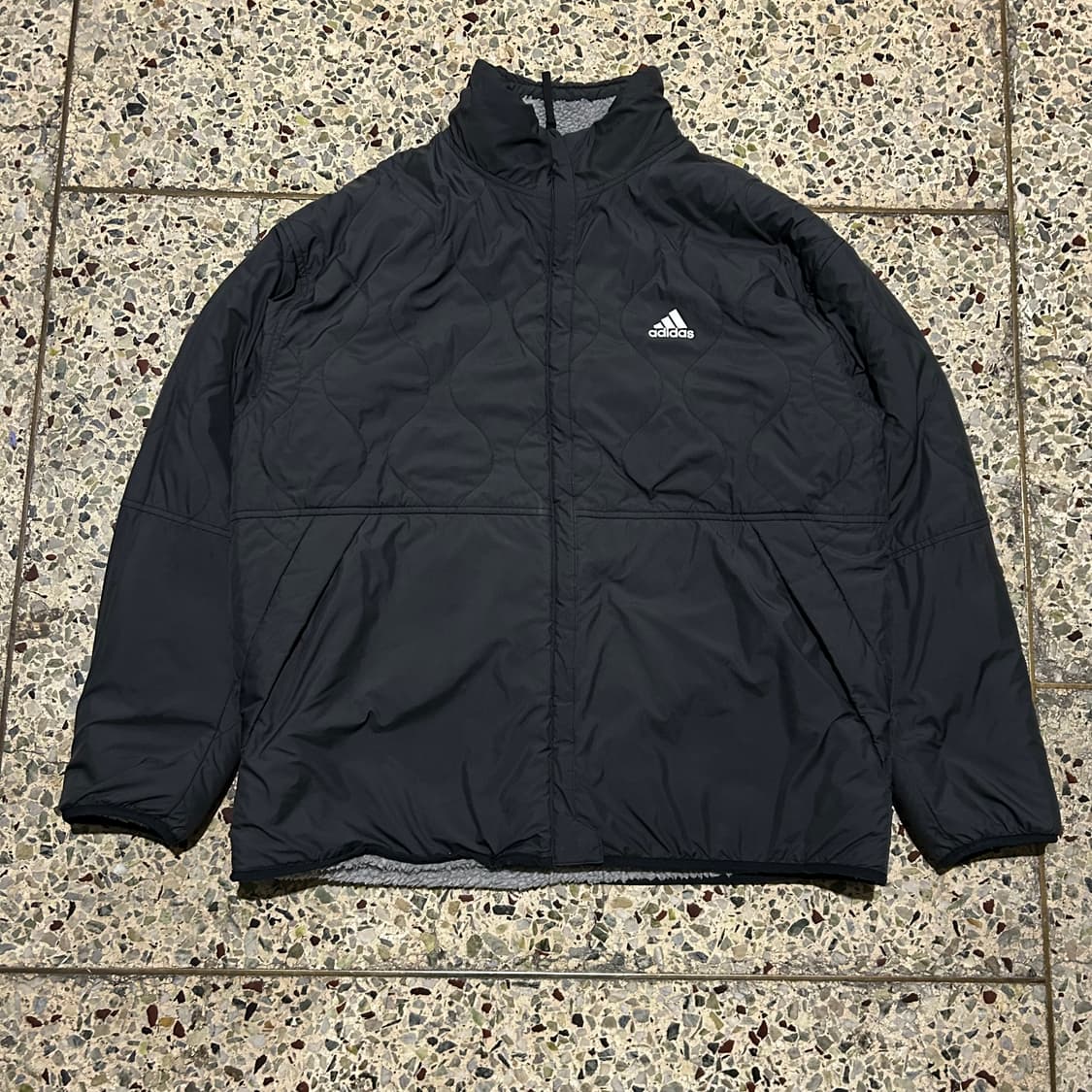 아디다스(ADIDAS)그레이 빅로고 리버시블 플리스 상품이미지5