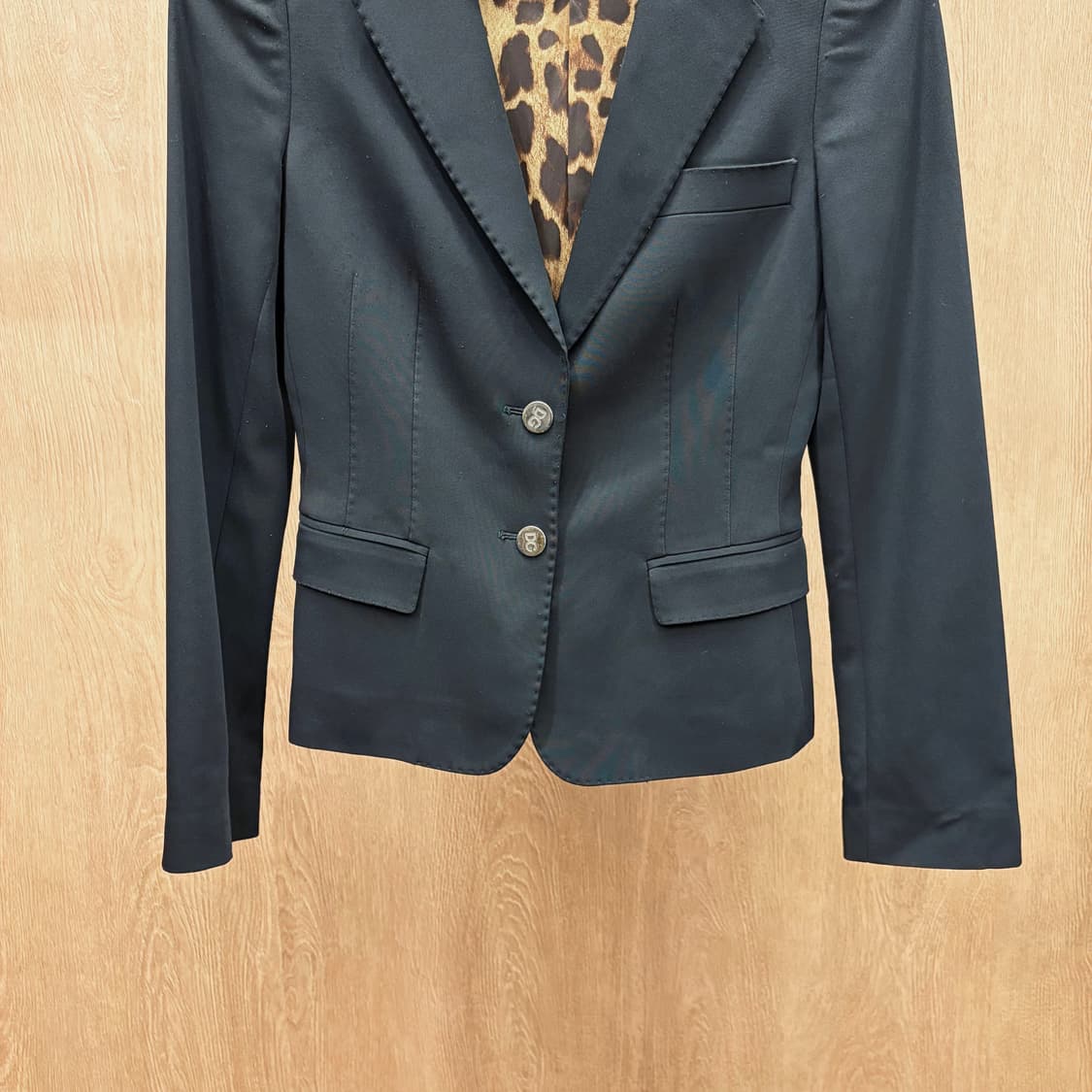 돌체앤가바나 블레이저 싱글 브레스티드 투 버튼 노치드 라펠 디테일 블랙 상품이미지5