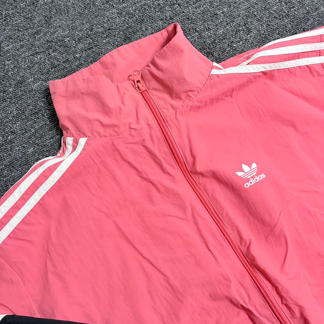 아디다스 삼선 빅로고 바람막이 상품이미지3