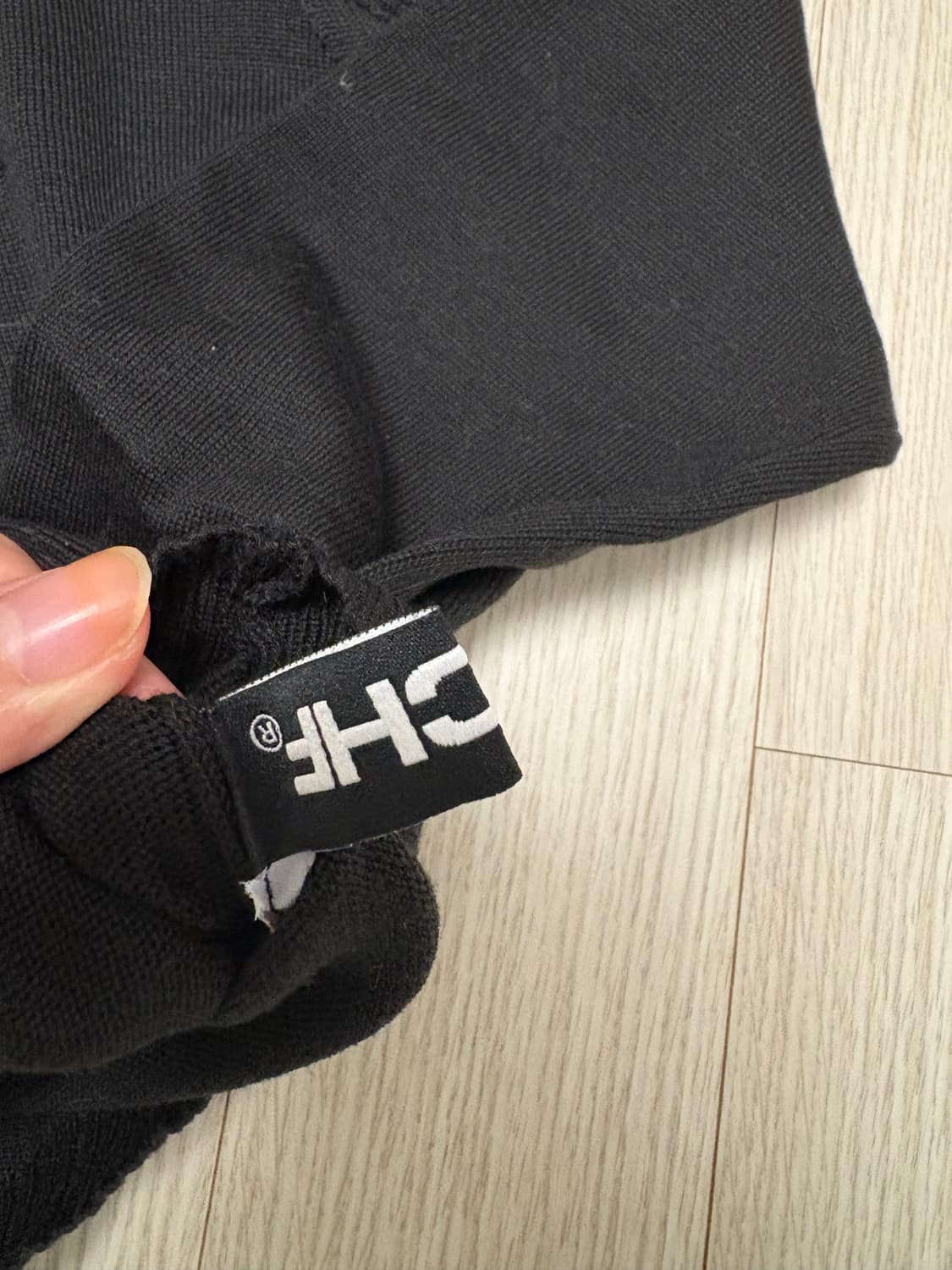 미스치프 터틀넥 블랙 상품이미지4