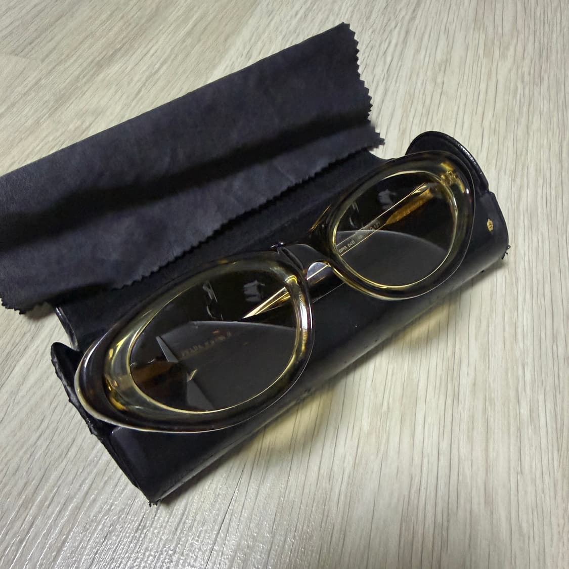 프라다 빈티지 캣아이선글라스 SPR04B 상품이미지6