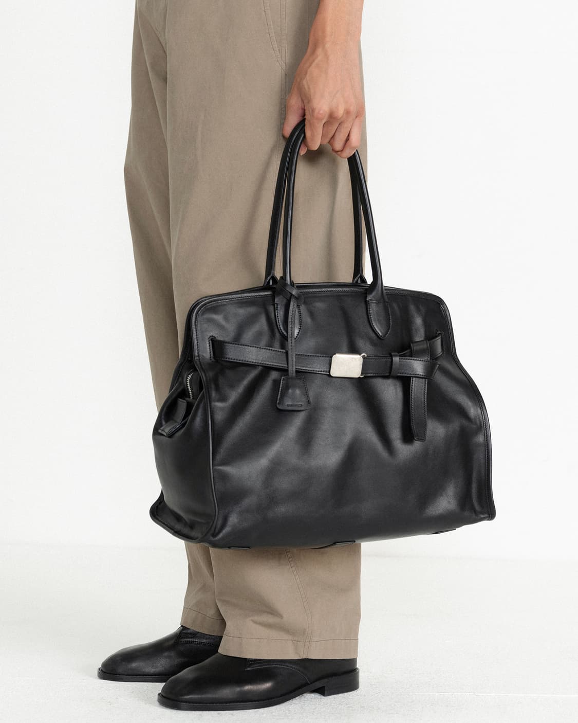 브라운야드 버클백 17 Leather Buckle 17 Bag 블랙 상품이미지4