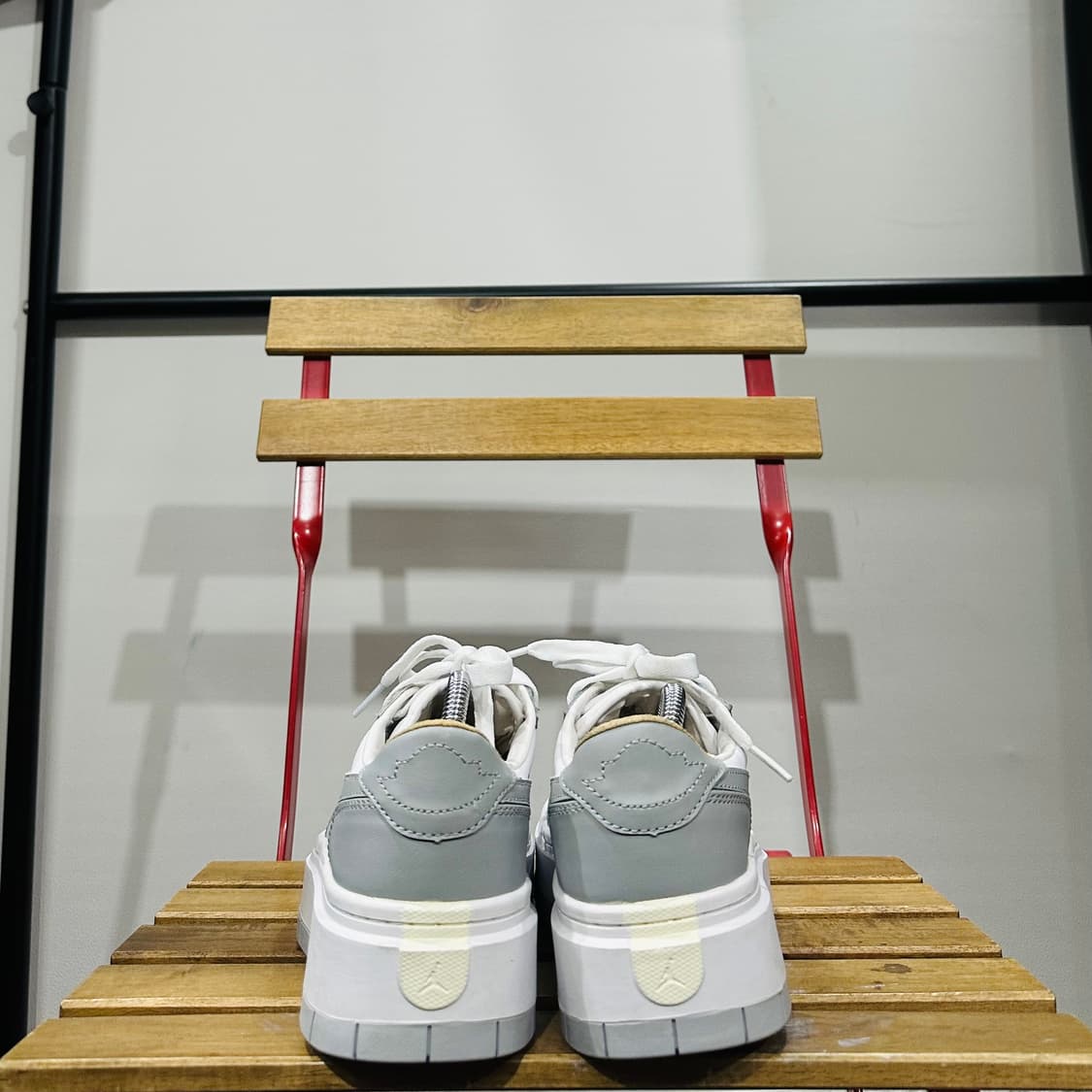 250) 나이키 운동화 남녀공용 신발 조던 1 엘리베이트 울프 그레이 상품이미지4