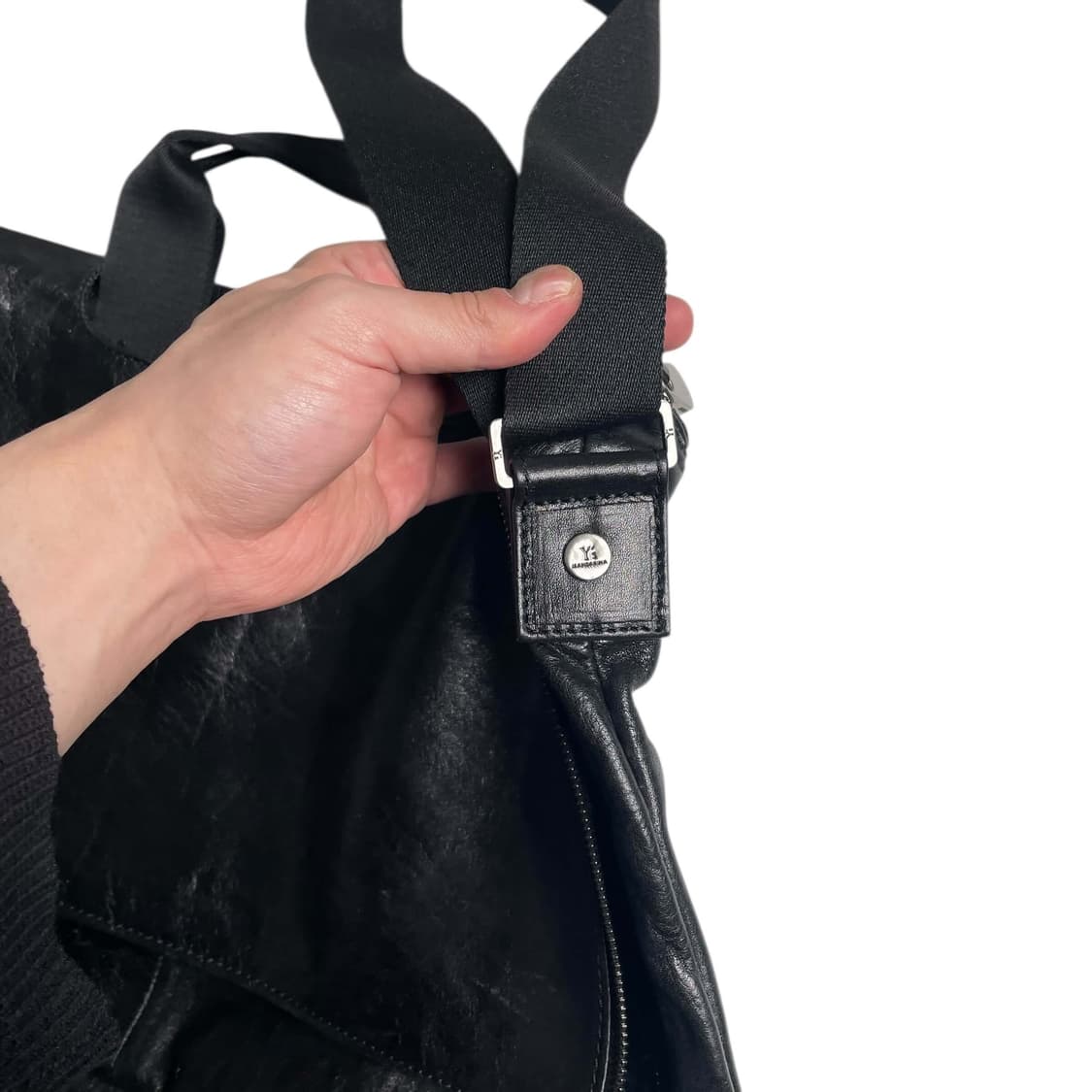 Y's 만다리나덕 맵 페인트 코팅 레더 백 상품이미지8