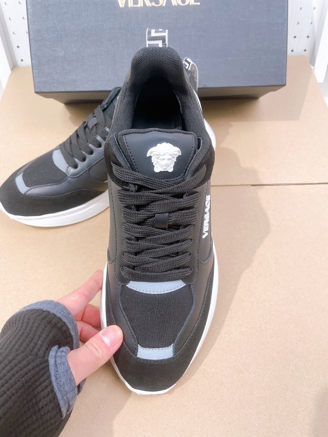 (정품/새상품) 베르사체 남성 블랙 화이트 메두사 스니커즈 상품이미지1