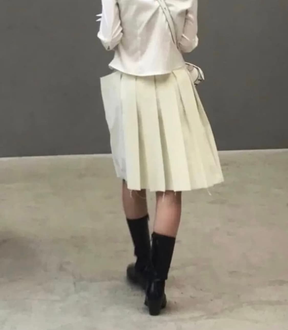 Eonts 에옹쓰 베이지 미디 스커트 상품이미지1