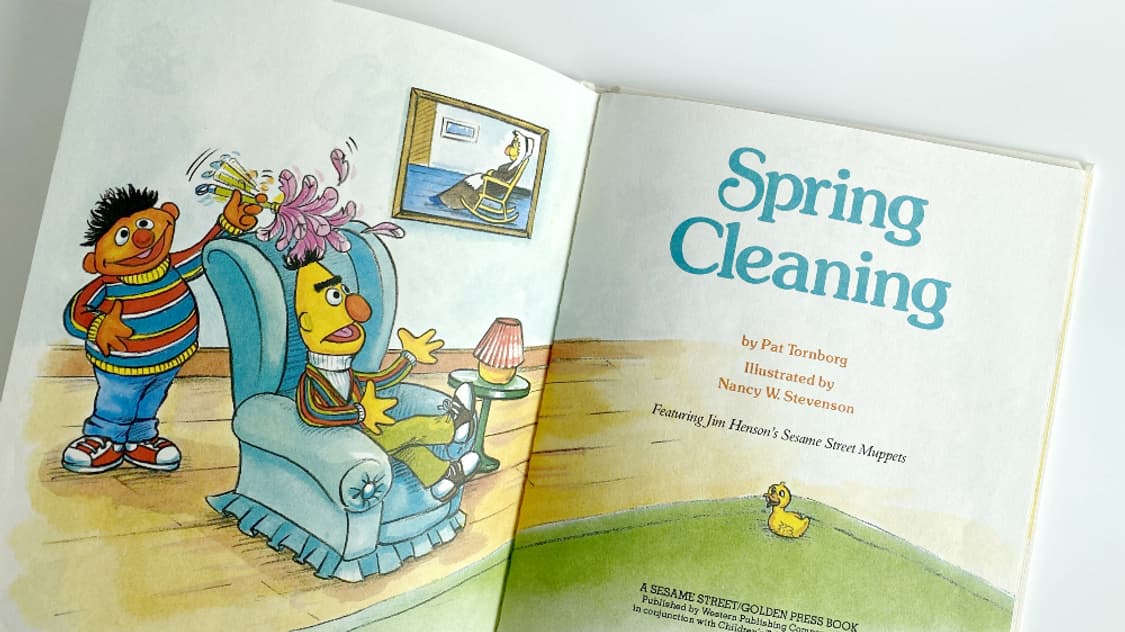 [Sesame Street] Vintage Hardcover Book 'Spring Cleaning' 후루츠패밀리
