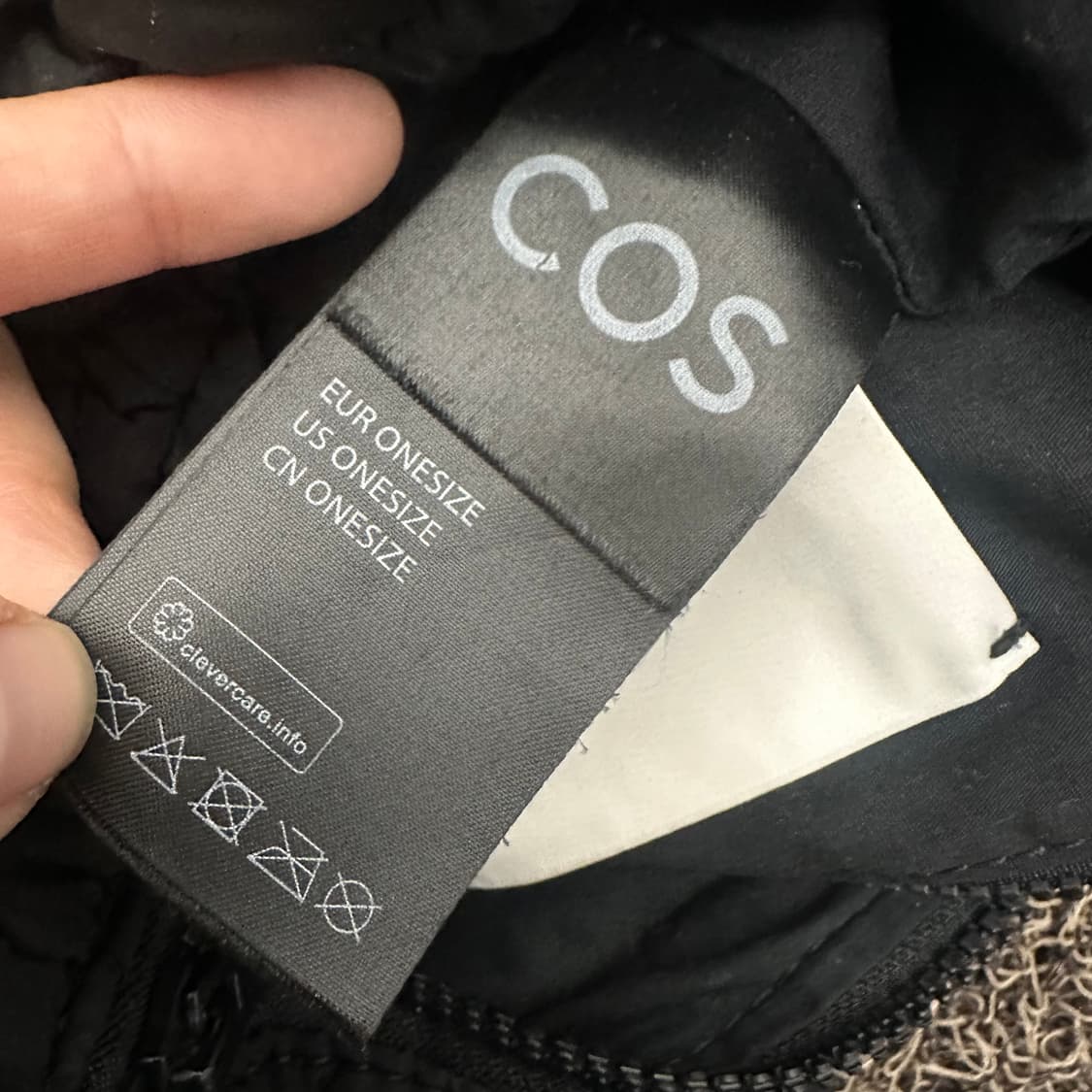 COS 코스 퀄티드 구름백 미니 가방 블랙(제니백) 상품이미지6