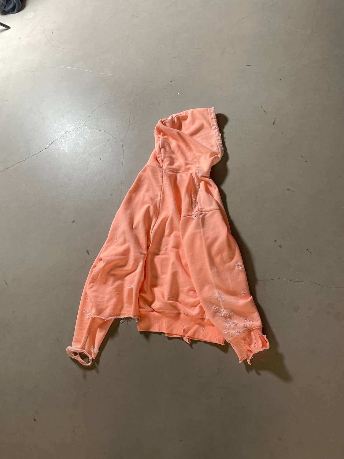 KZ 아틀리에 Distressed Hoodie  상품이미지5