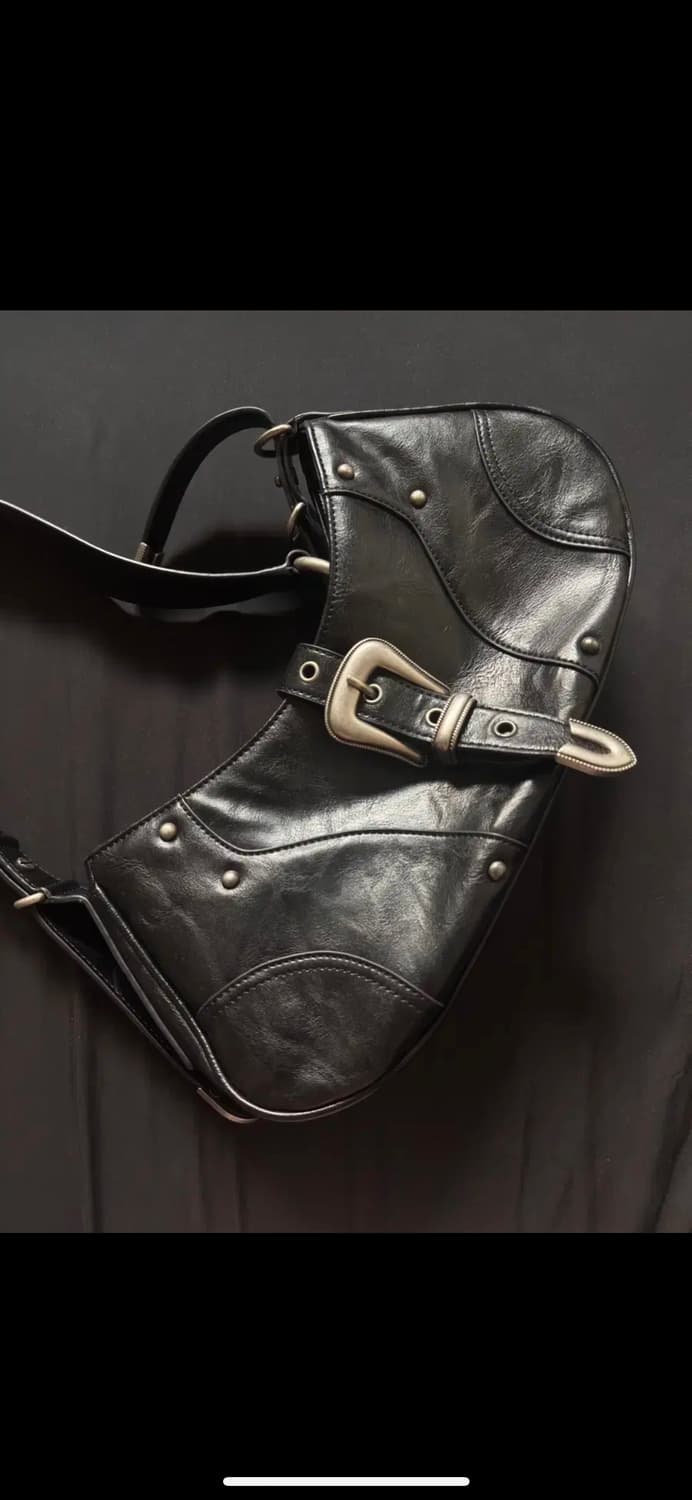 인사일런스우먼 포우레더 버클 숄더백 BLACK 상품이미지2