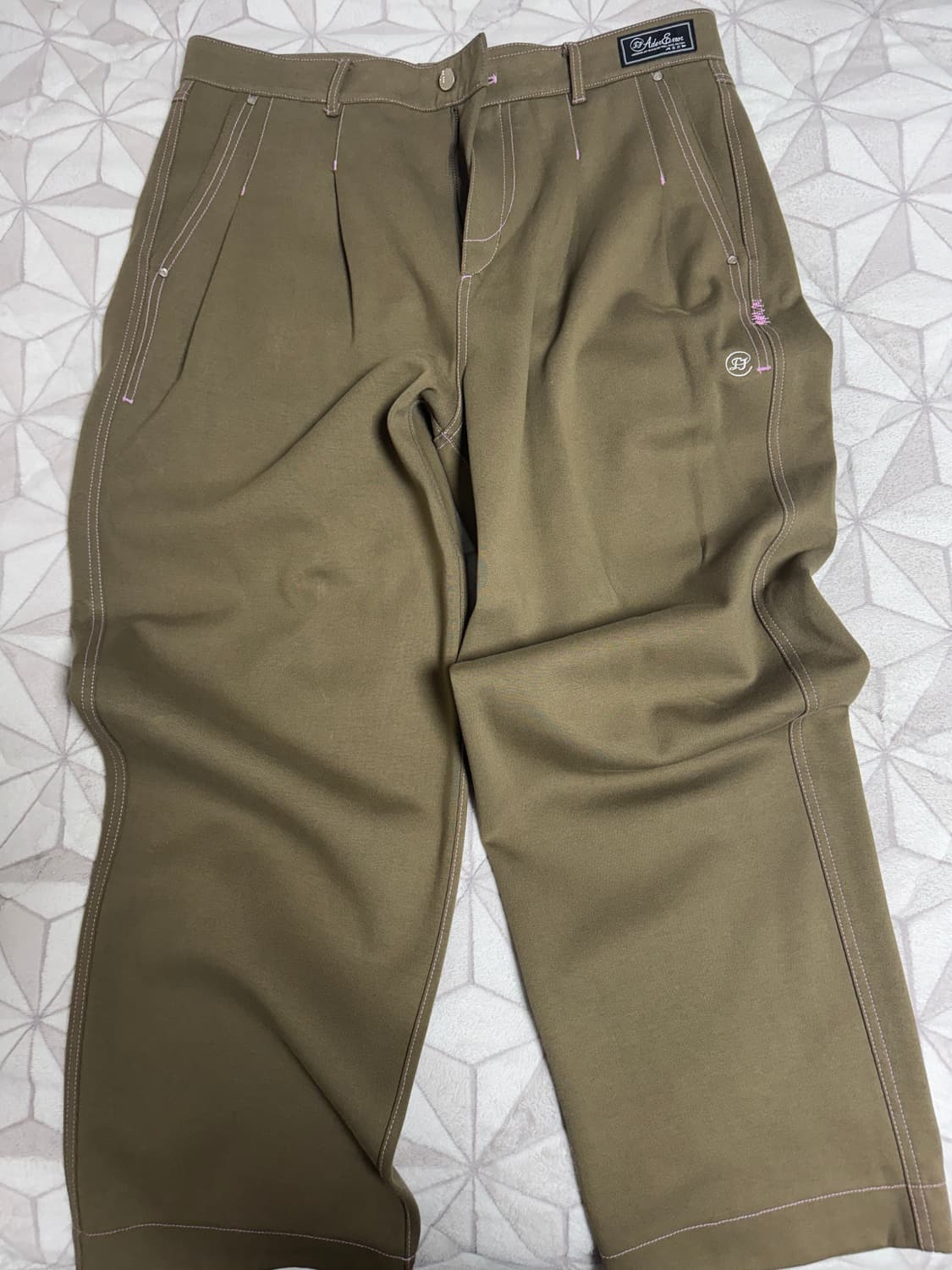 아더에러 브라운 색상 치노팬츠 A5 커브드 상품이미지1