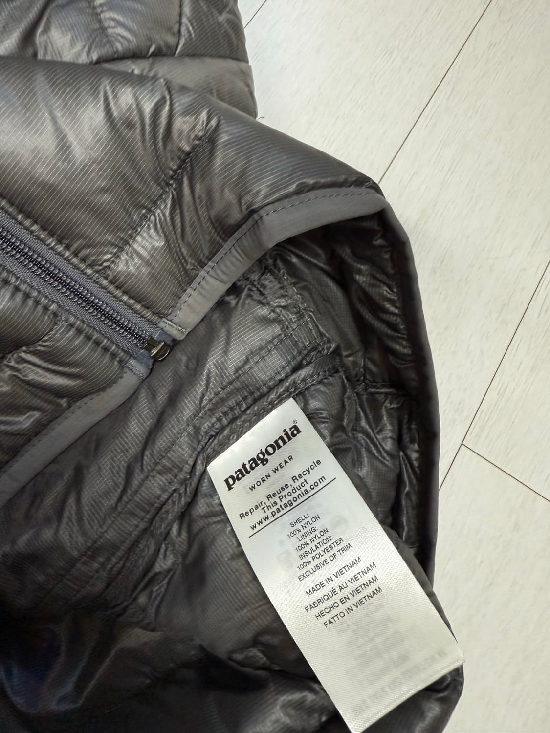 파타고니아 마이크로 퍼프 M 사이즈 그레이색상   상태 최상중에 최상 오 상품이미지6