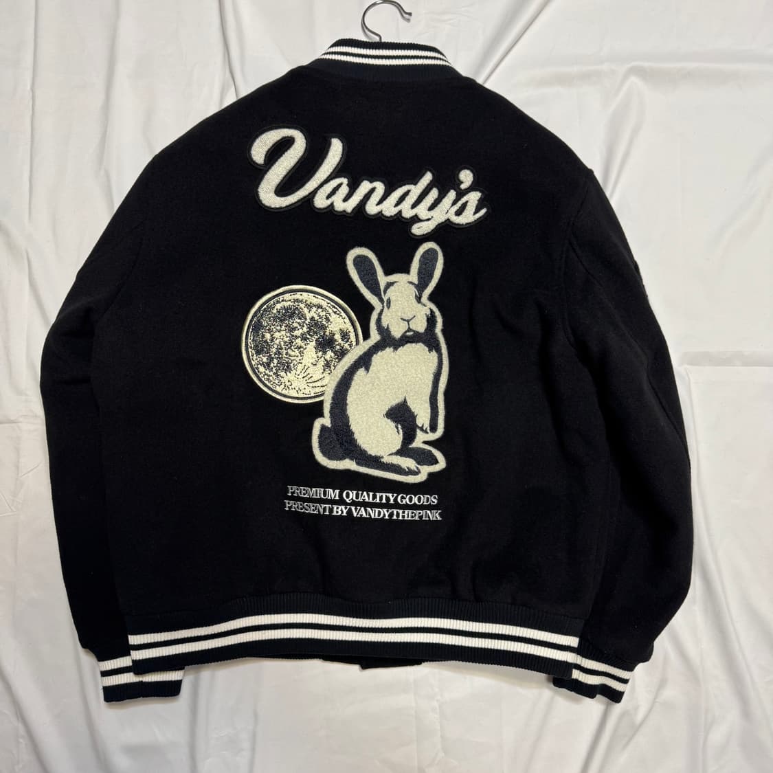 [M] 반디더핑크 바시티 이어 오브 래빗 블랙 상품이미지5