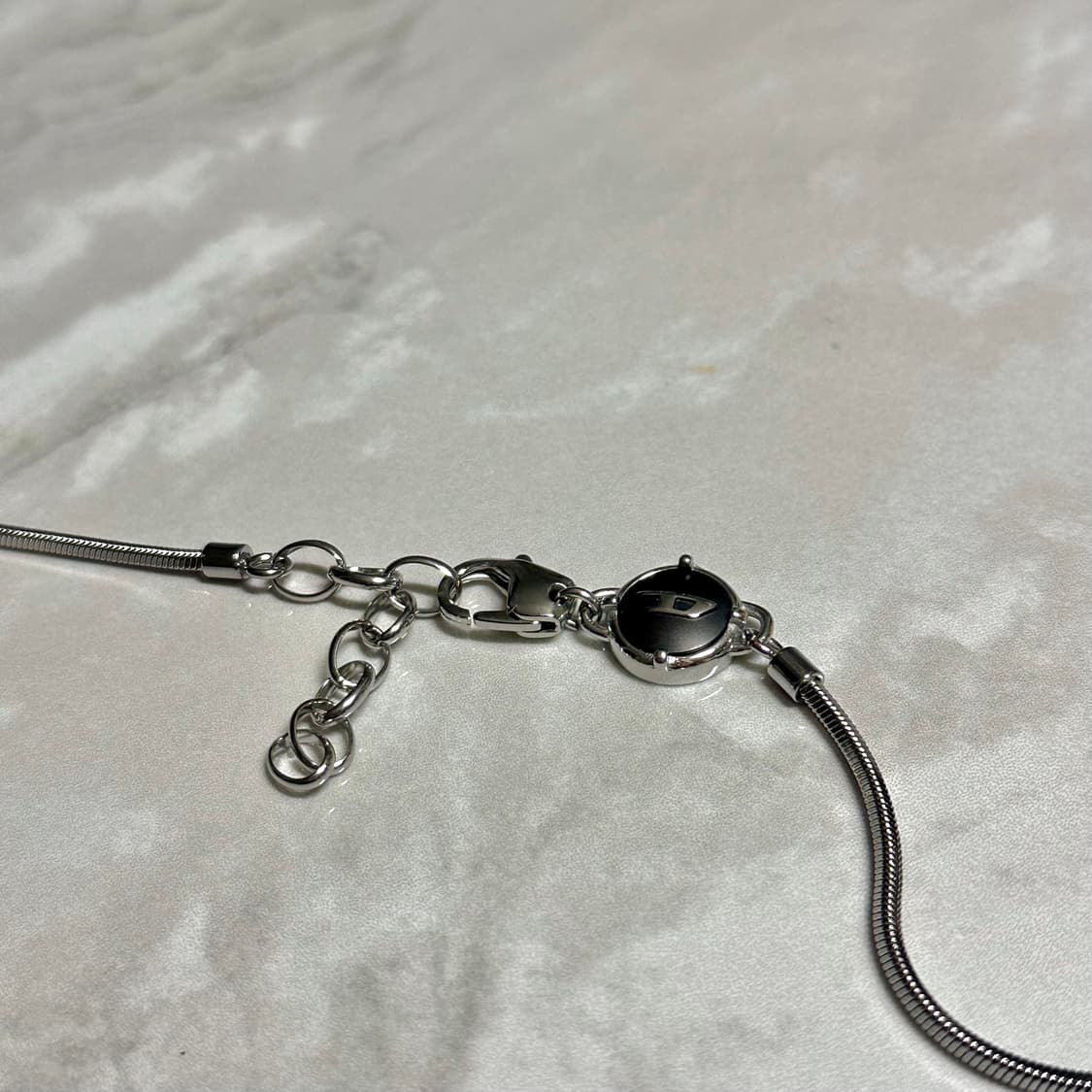 [정품+풀박스] 디젤 스테인리스 스틸 펜던트 실버 목걸이 상품이미지2