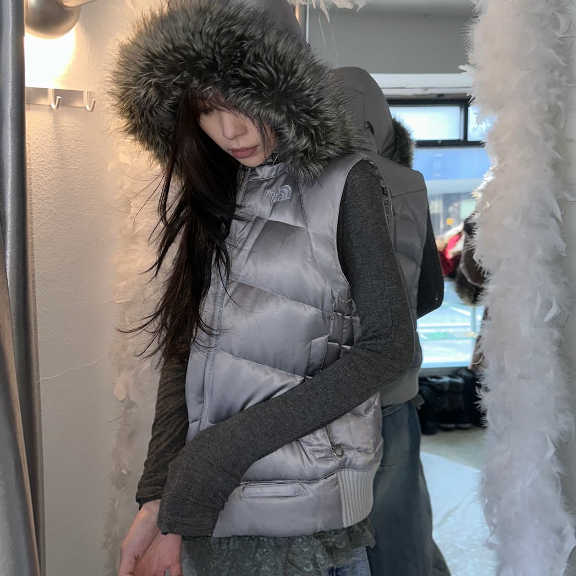 2000s 빈티지 노스페이스 실버 퍼 크롭 패딩 베스트 상품이미지10