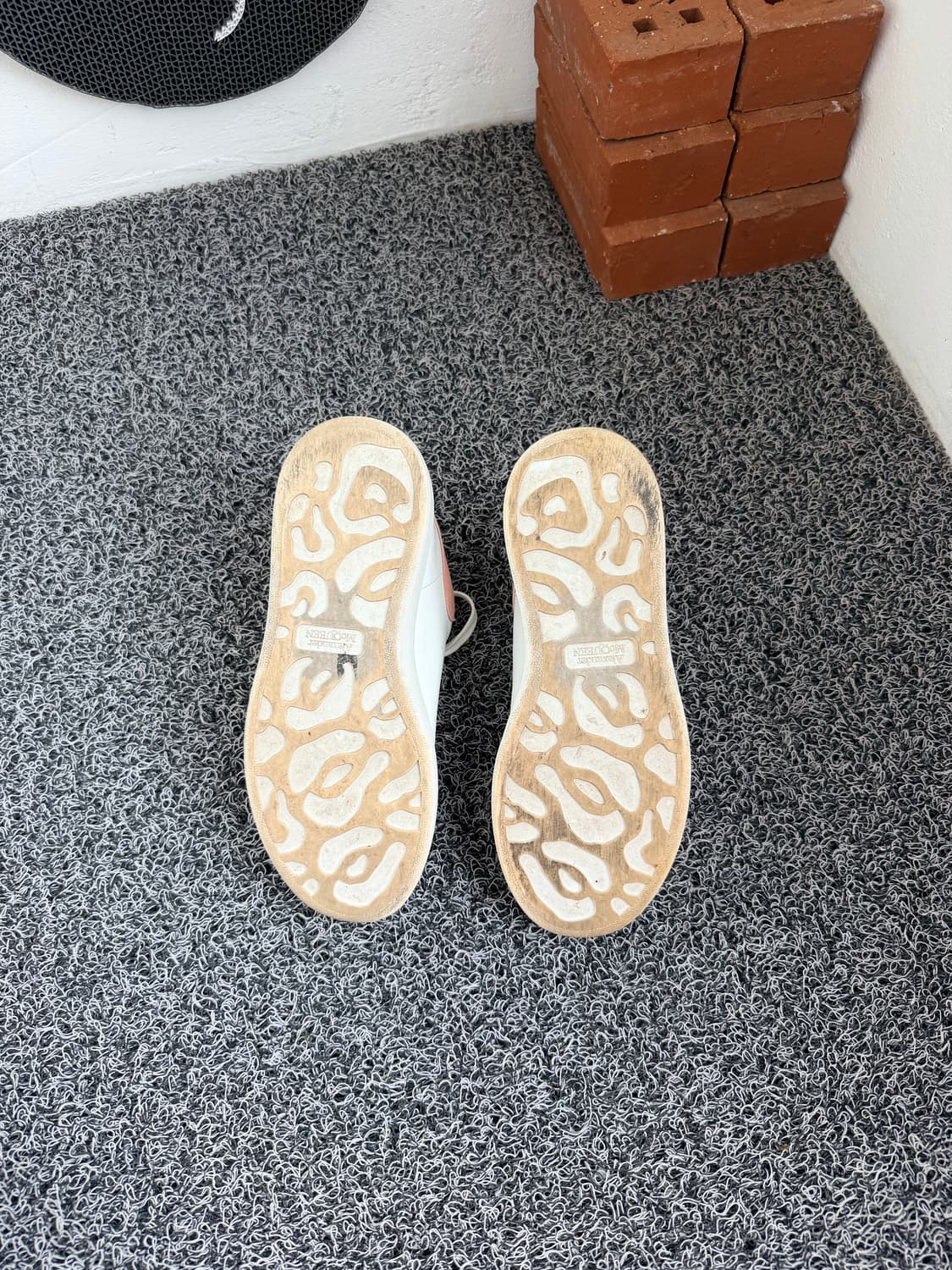 알렉산더 맥퀸 오버솔 스니커즈 상품이미지7