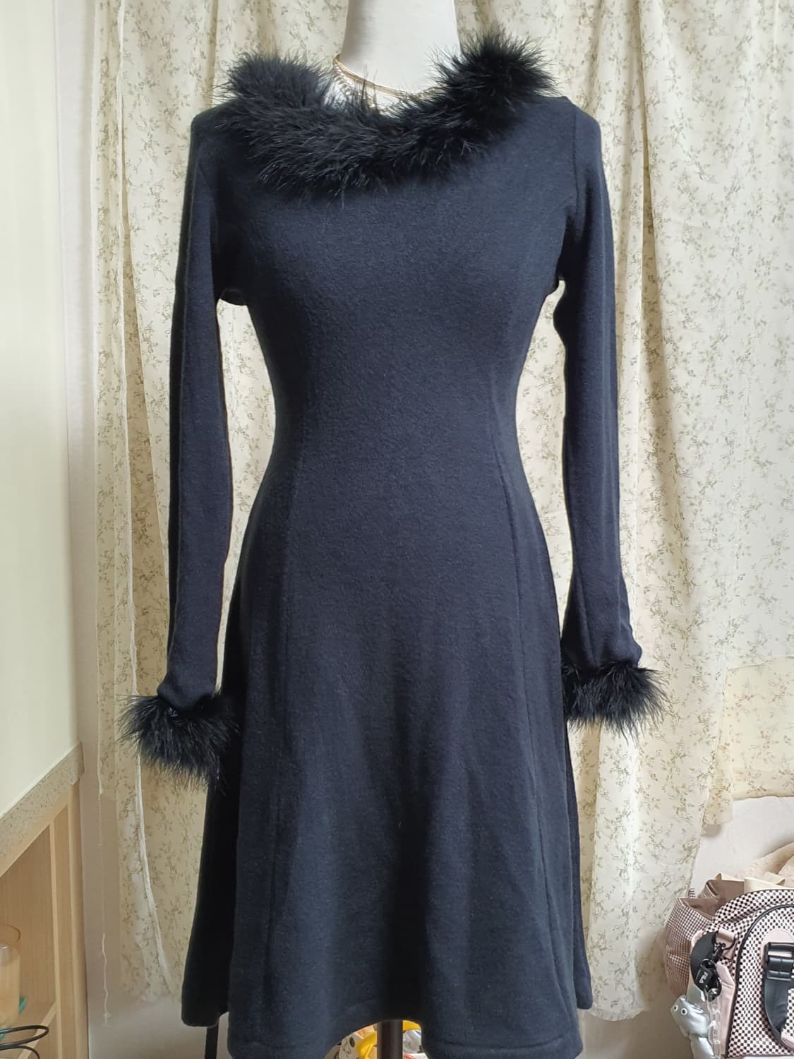 [일본빈티지] 달천깔 블랙 퍼 장식 니트 롱 원피스 상품이미지1