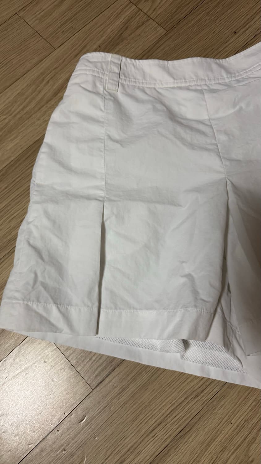 아웃도어 프로덕트  화이트 핀턱 반바지 상품이미지3