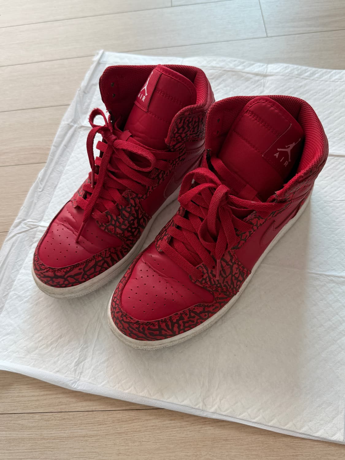 (250) 조던 1 레트로 레드 엘리펀트 프린트 상품이미지1