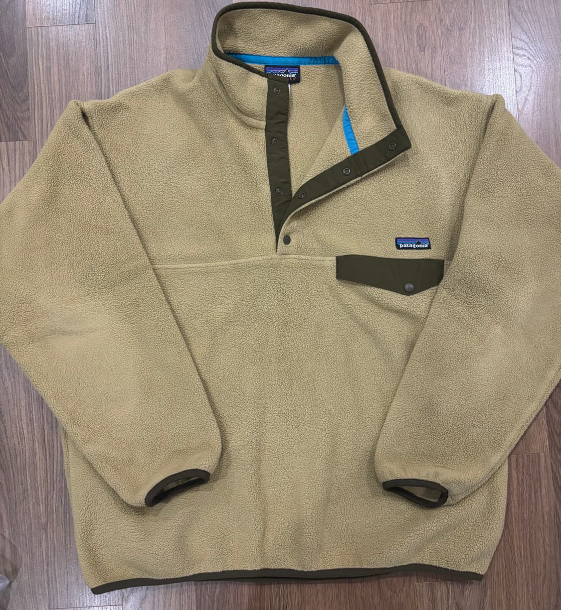 파타고니아 헤비웨이트 신칠라 베이지(탄) L사이즈 판매합니다. 상품이미지6