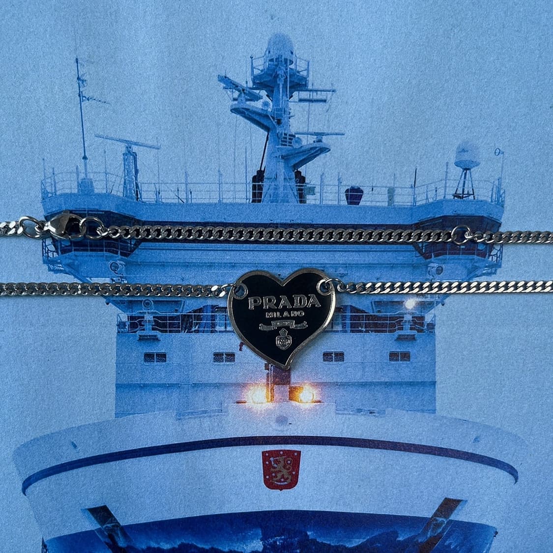 프라다 블랙하트 플레이트 업사이클링 실버 양고리 목걸이 상품이미지1