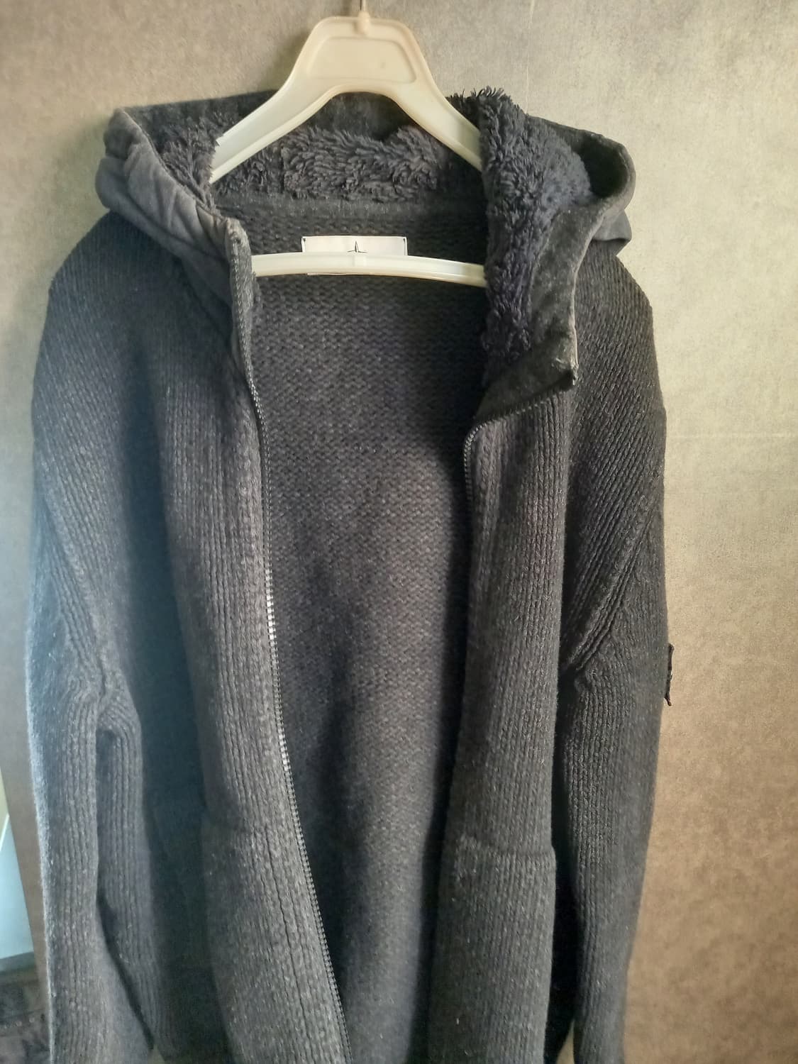 스톤아일랜드 후드 집업니트100 상품이미지1